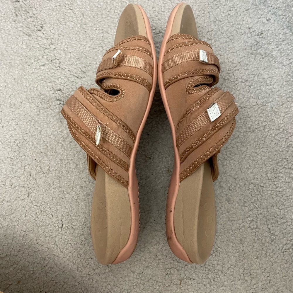 Vionic”Sarah” slide sandals - Picture 2 of 8